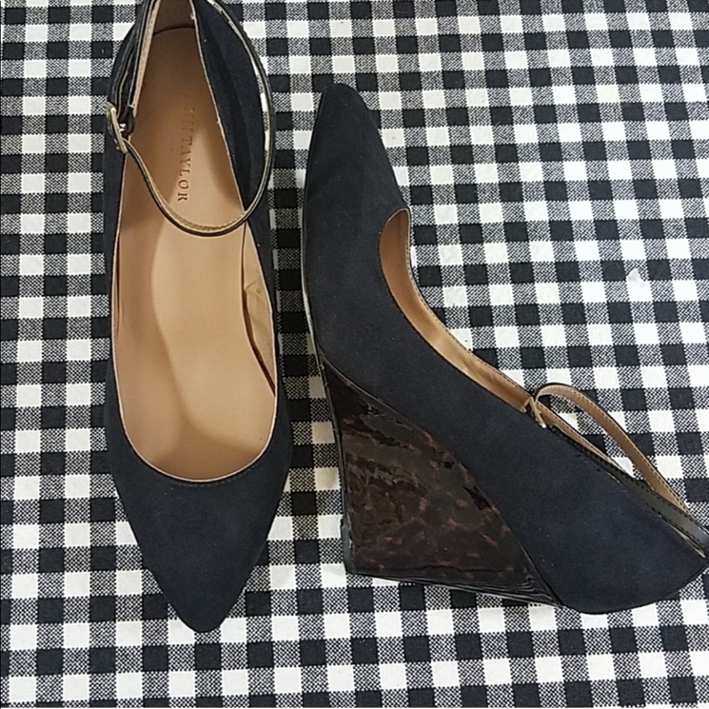 Ann Taylor Suede & Tortoiseshell Wedges 😍